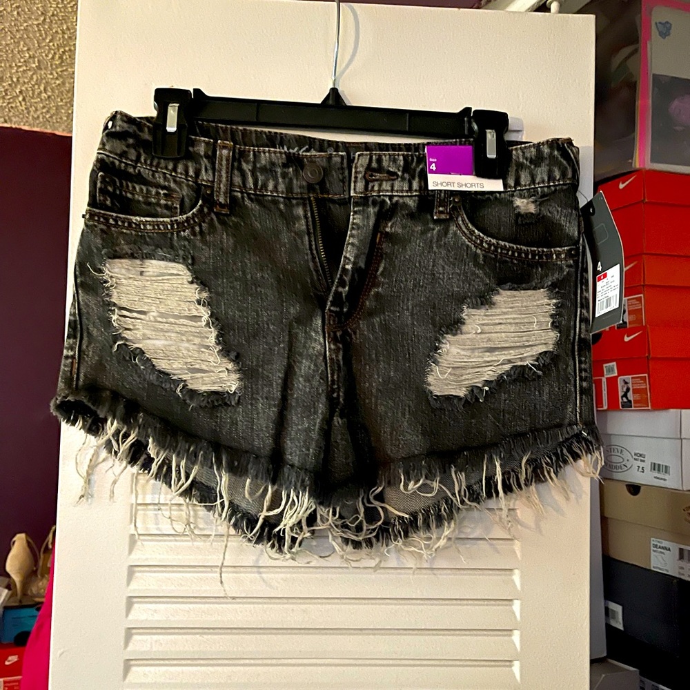 Dark wash short shorts